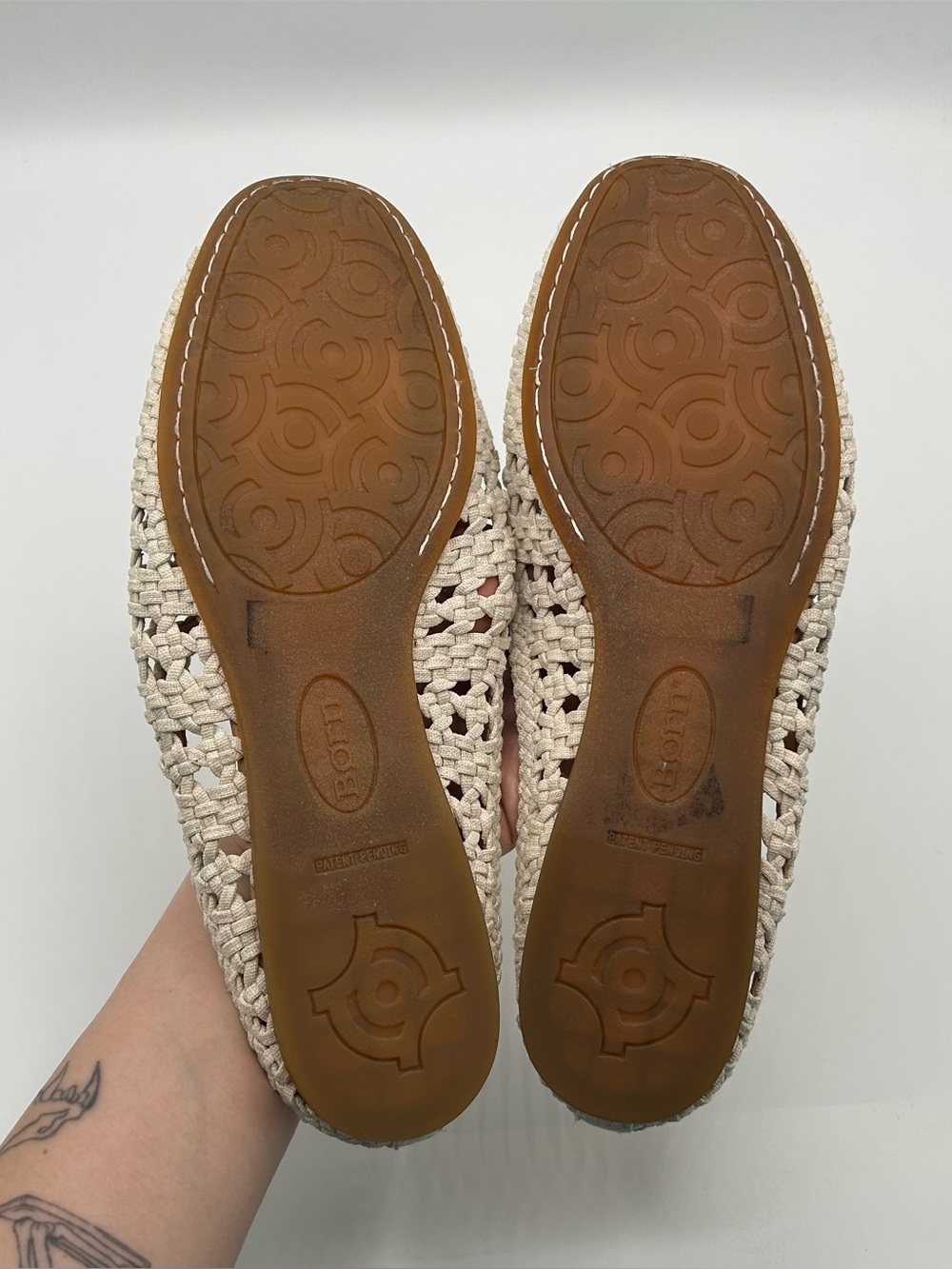 Born Cream Ivory Slip On Flats Mules Sandals Women’s Size 10 - Picture 7 of 7